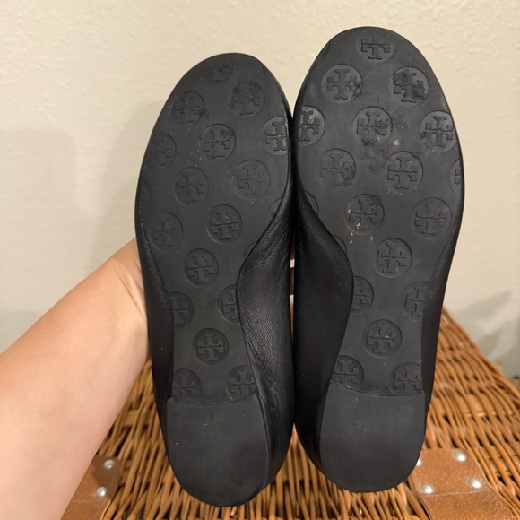 Tory Burch Reva Women's Leather Ballerina Black Gold Logo Flats Shoes Size 6 - Picture 11 of 11